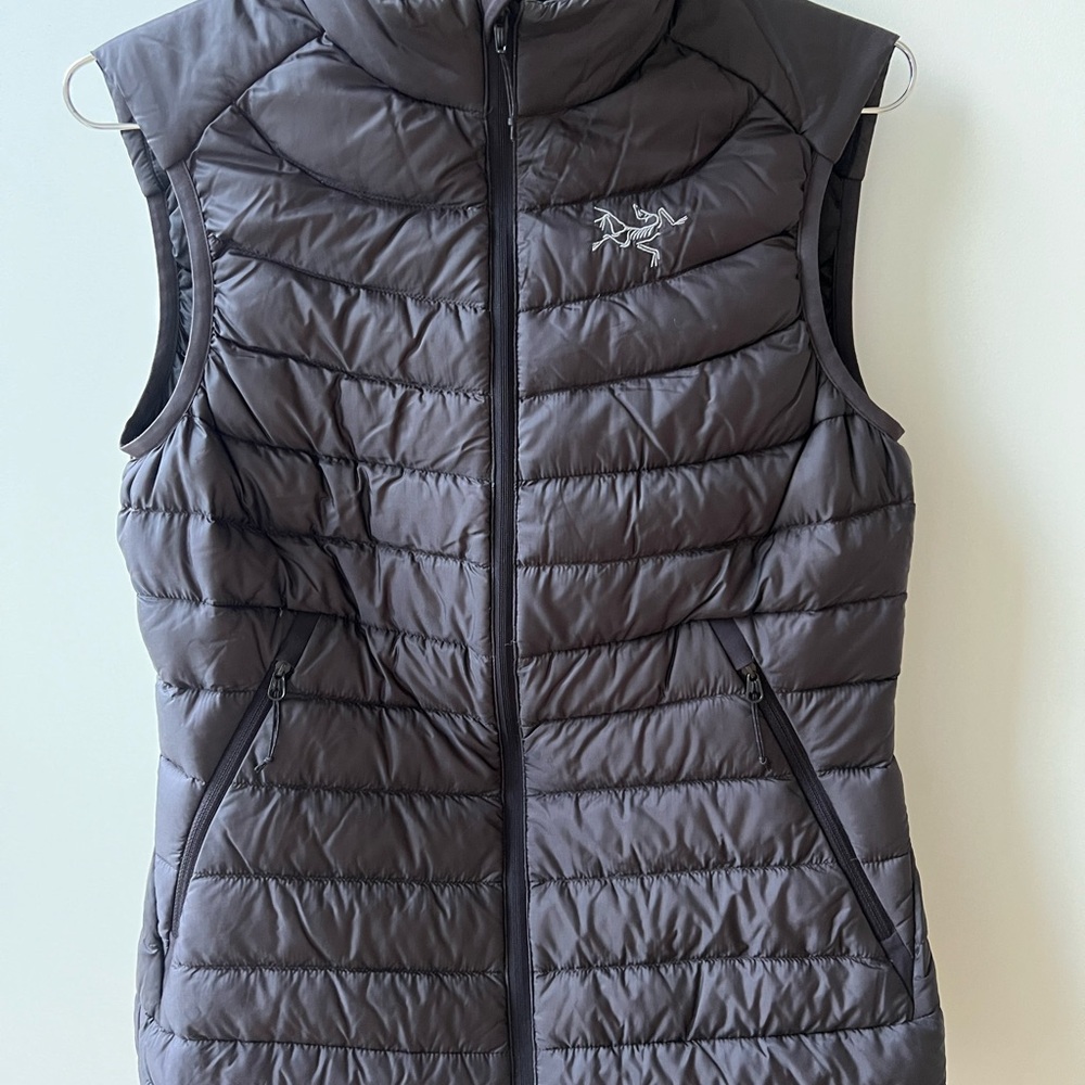 Arc'teryx Women's Dark Gray Puffer Vest